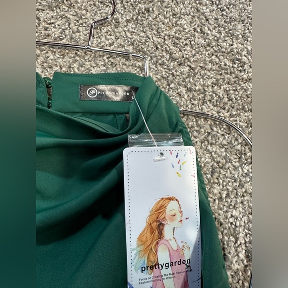 NWT Sleeveless Mock Neck Crop Tops Wide Leg Pants Set Size Large - Picture 5 of 5